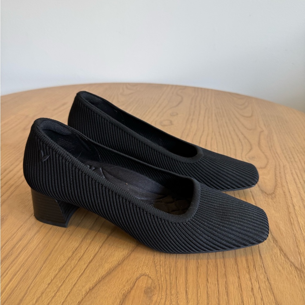 Chic Black Women's Block Heel Pumps
